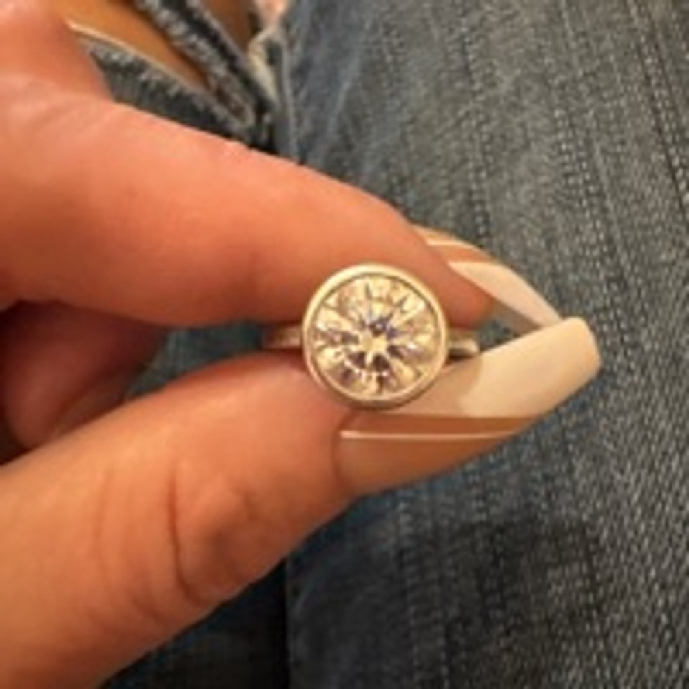 Women's Anu Club Ring Silver White